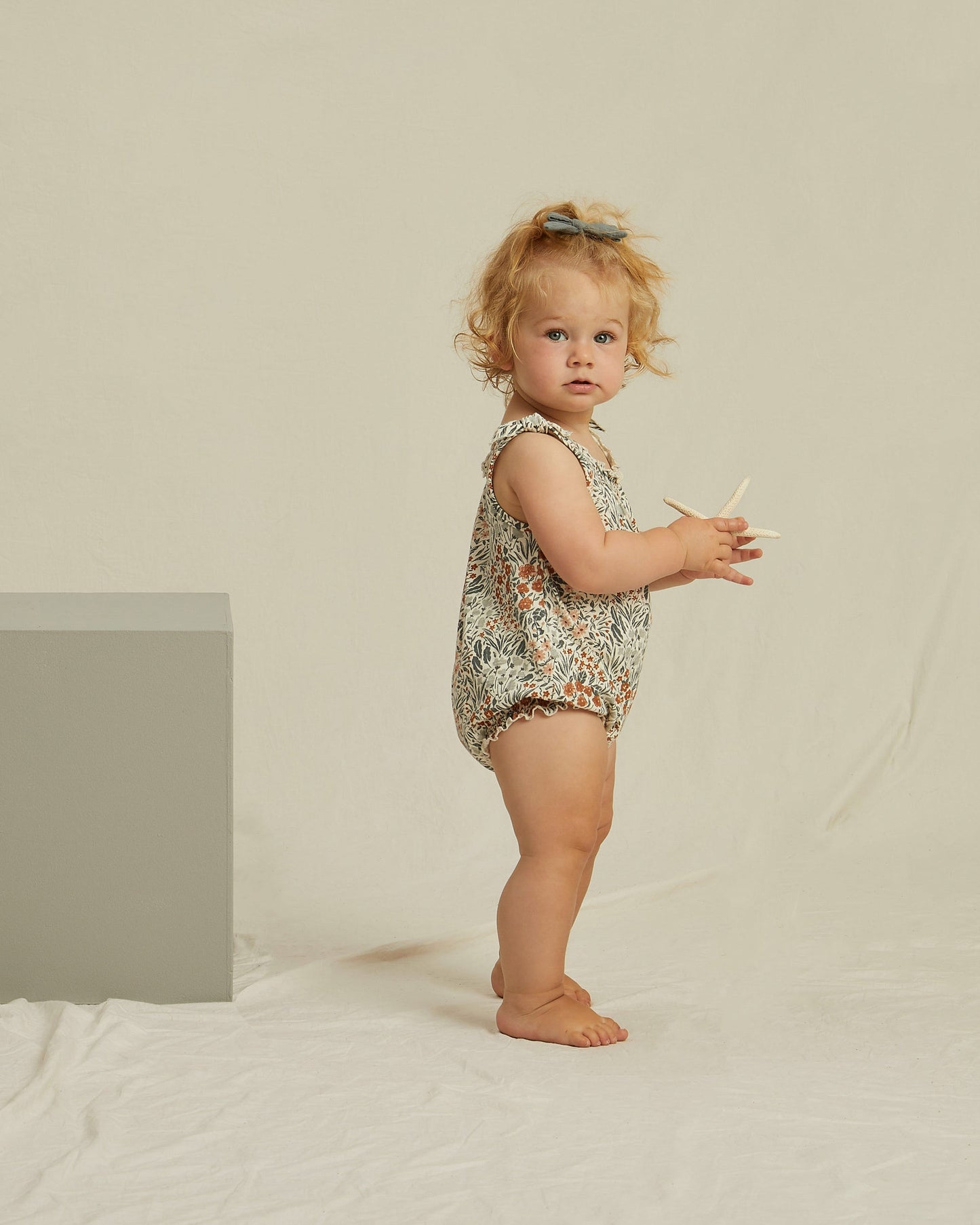 mariposa dress | flower field