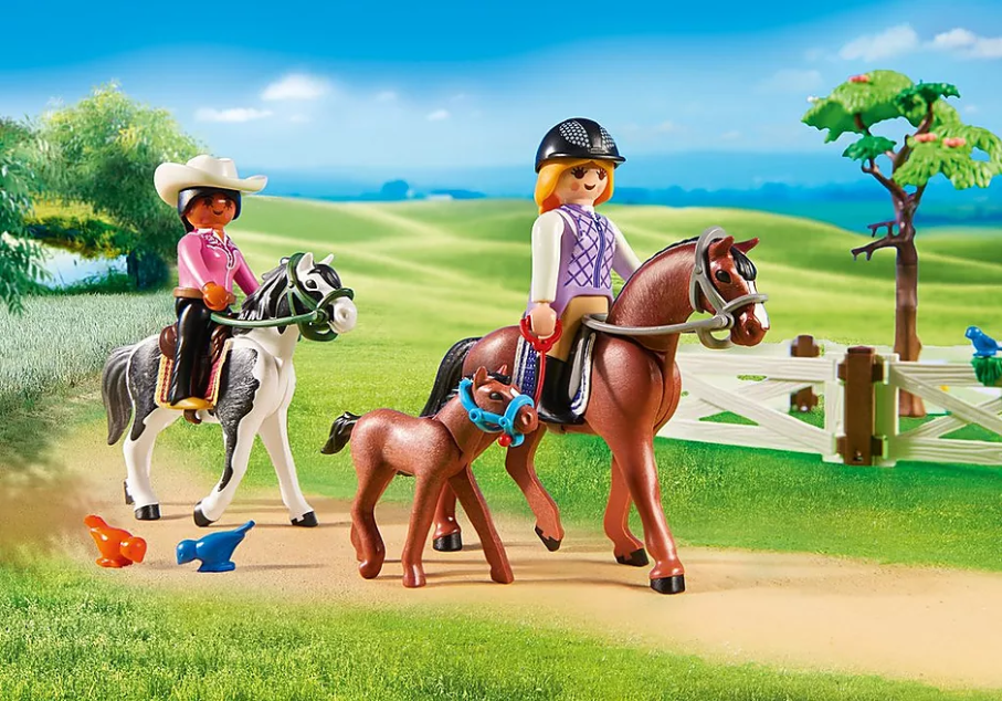 6926 Horse Farm