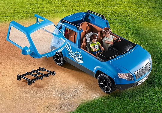 71423 Caravan with Car