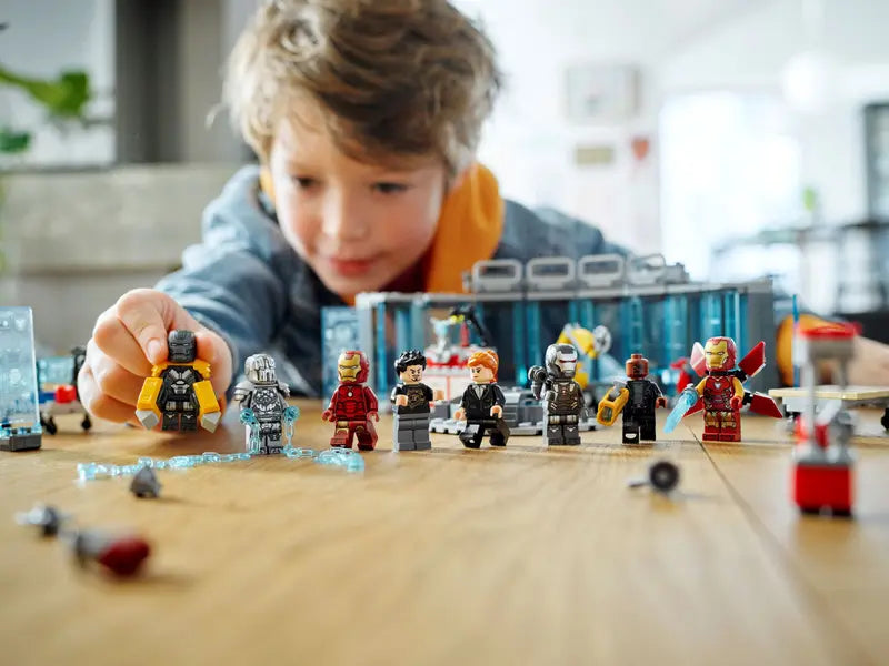 76216 Iron Man Armory