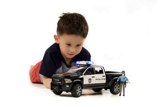02505 Police Ram 2500 w/ Policeman and Light & Sound Module