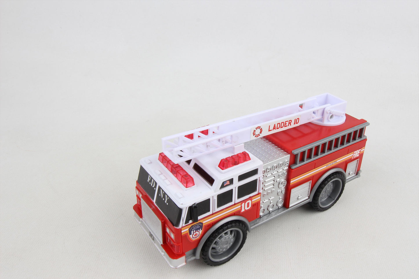 FDNY FIRE TRUCK W/LIGHTS & SOUND