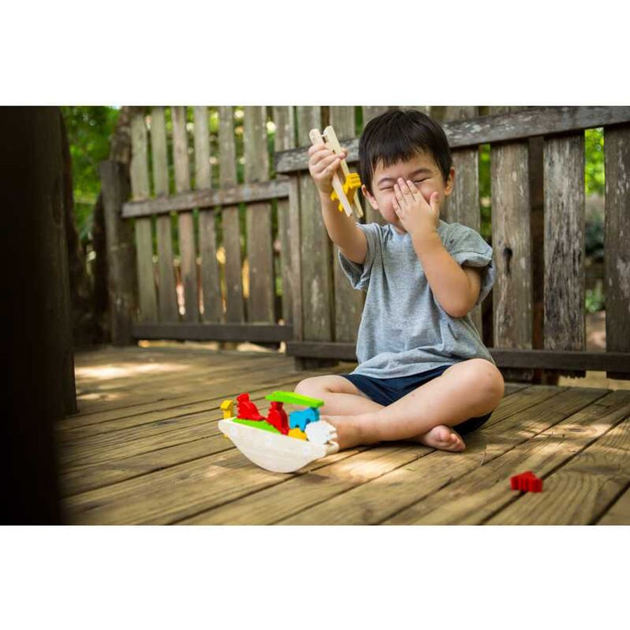 5136 Balancing Boat