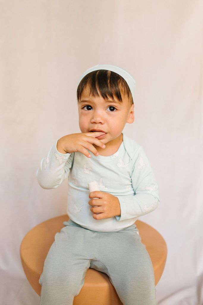 Unisex LS Bodysuit In TENCEL™ - Peace Dove