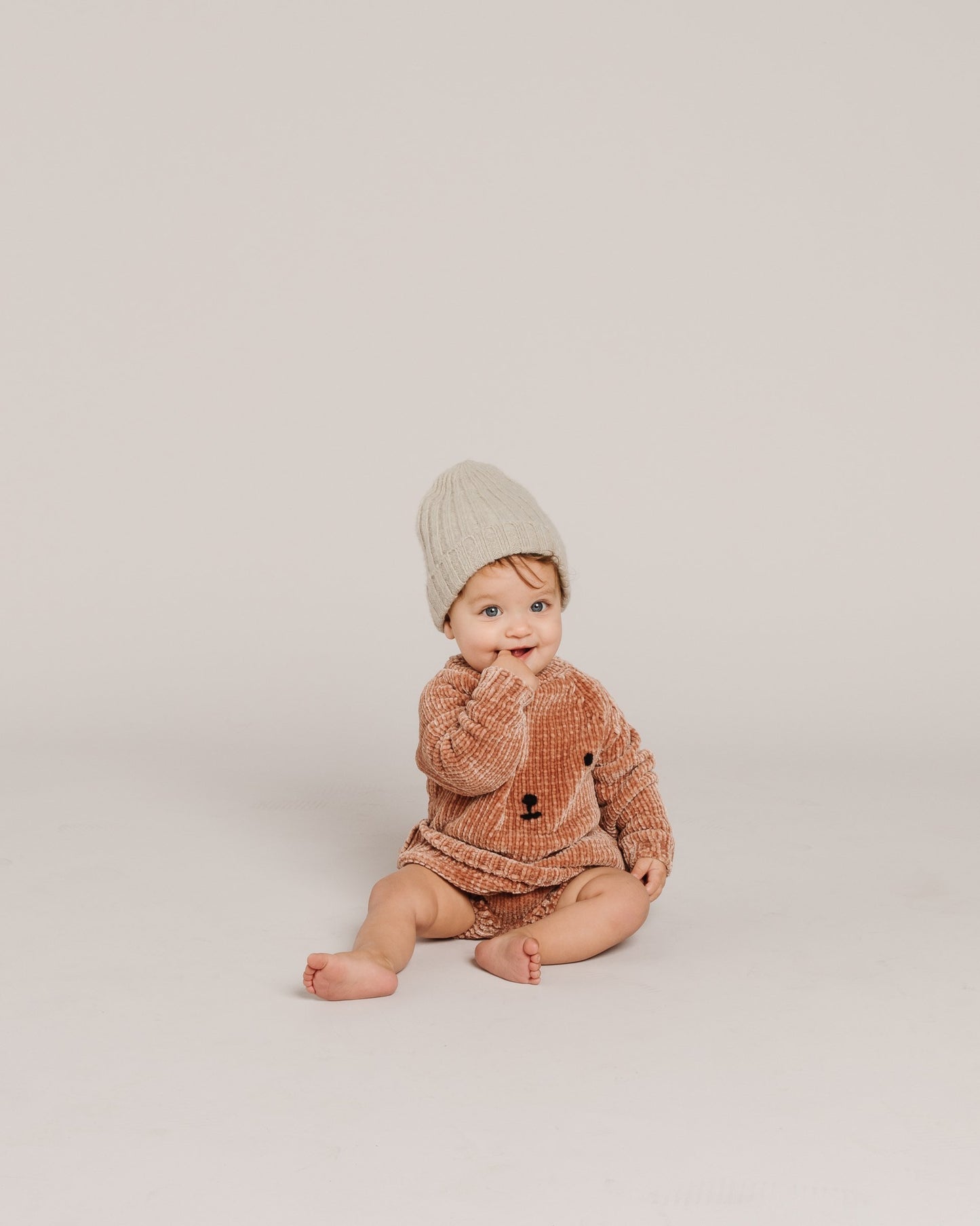 chenille sweater || bear